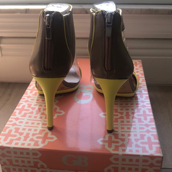 GORGEOUS brand new in box in box Gianni Bini size7 - Picture 2 of 4